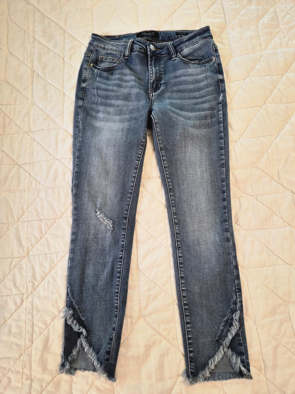 Judy Blue Skinny Fit Distressed Jeans- Size 7/28 - Picture 1 of 8